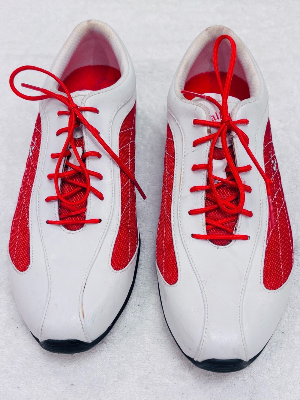 Almost Brand New women’s golf shoes by Callaway - women’s size 9 - box 17